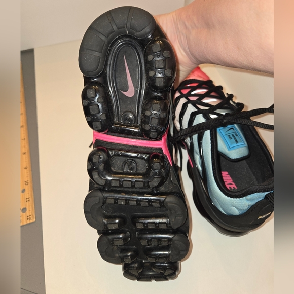 Nike Air VaporMax Plus Women's 9.5 Hyper Pink/Pink Foam/Glacier Ice/Black - Picture 7 of 12